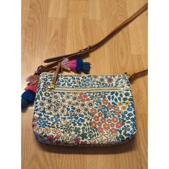 Fossil Fiona Crossbody PVC Bag Purse Printed Floral Zip Adjustable Zip Pockets - Picture 2 of 12